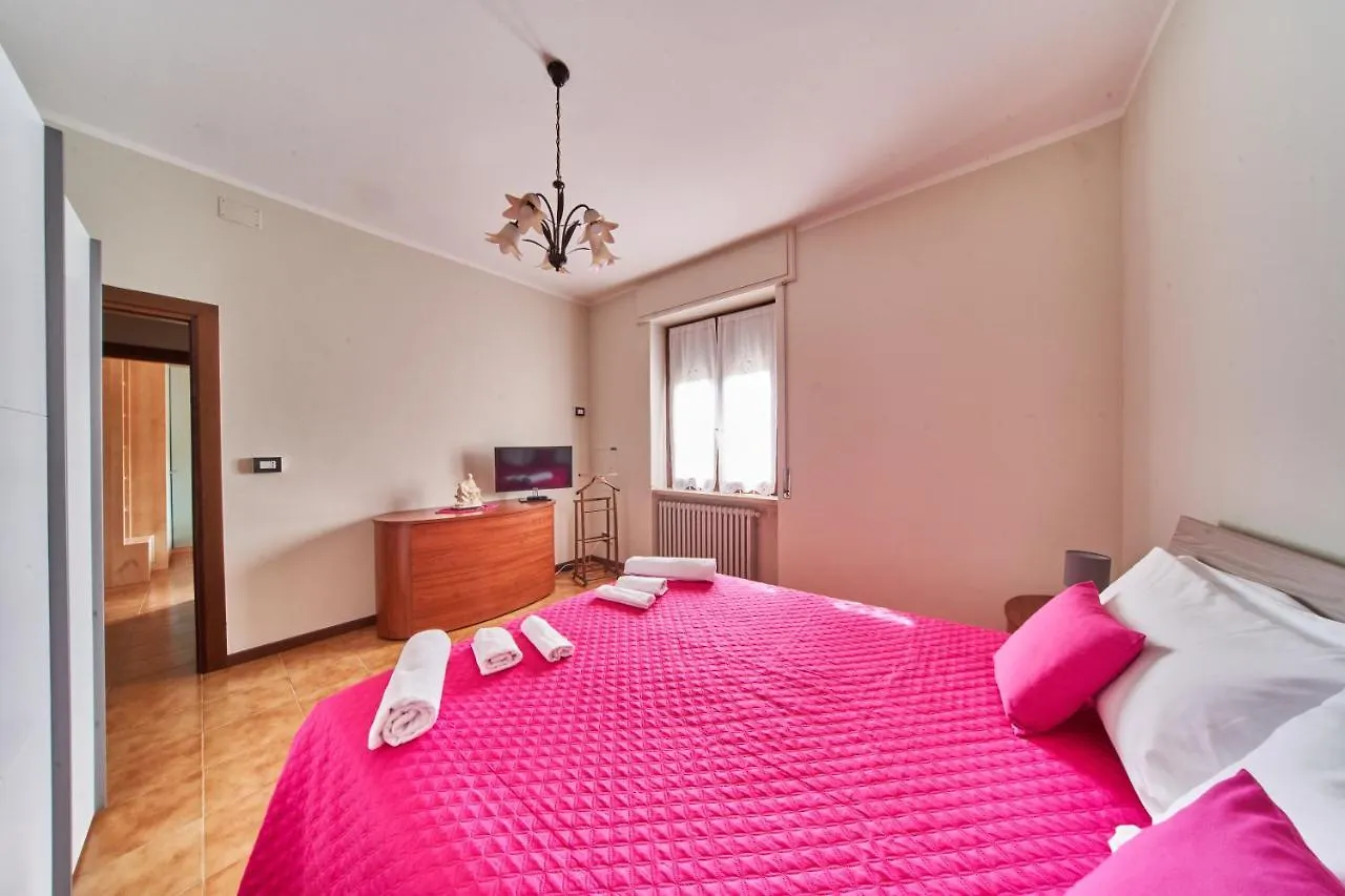 Tecla - 3 Bedrooms Apartment Сирмионе